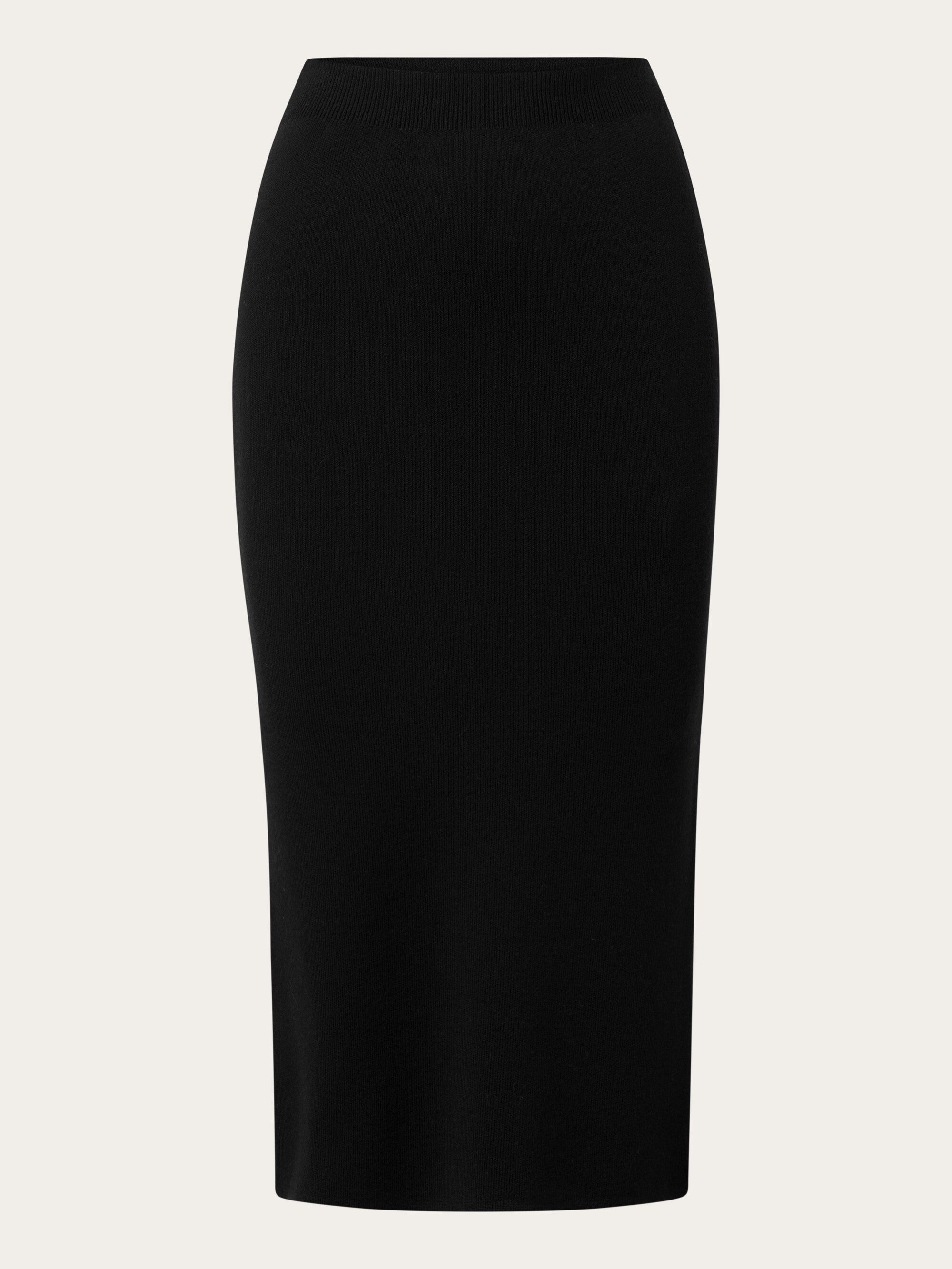 Black knit knee outlet length skirt