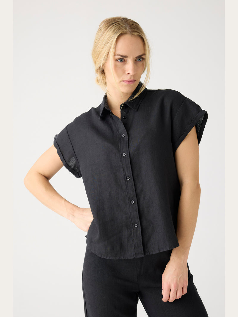 KnowledgeCotton Apparel - WMN ASTER fold up short sleeve linen shirt Shirts 1300 Black Jet