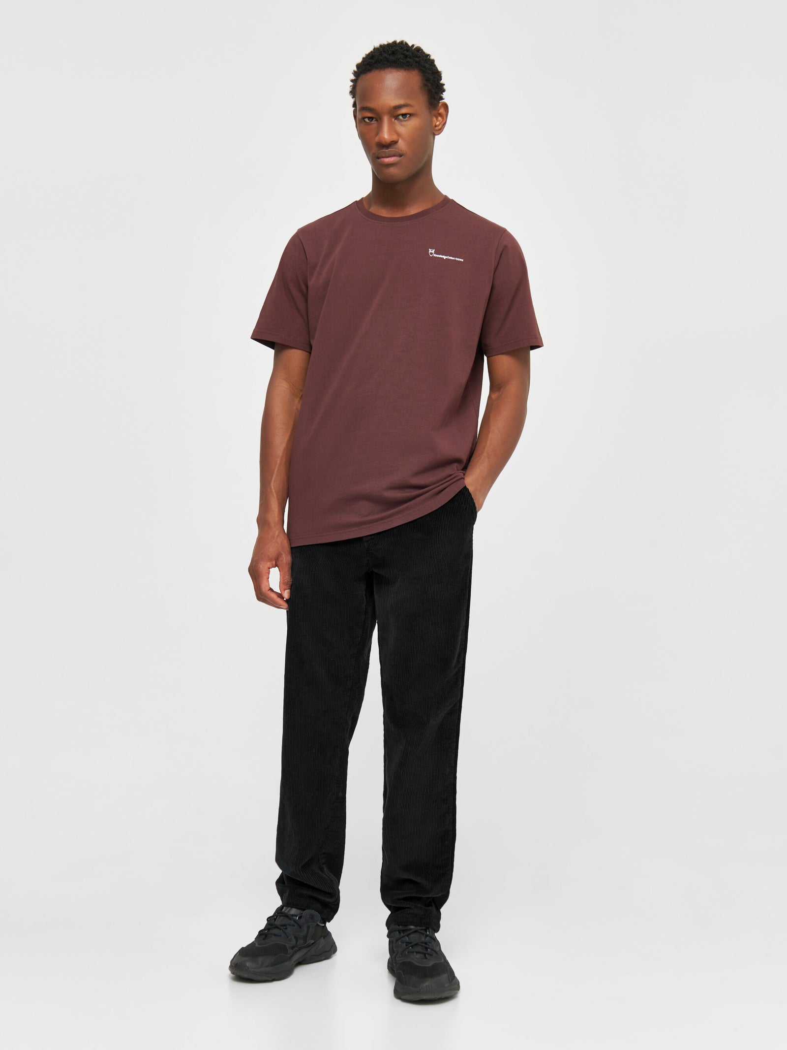 CHUCK regular 8-wales corduroy chino pants - Black Jet