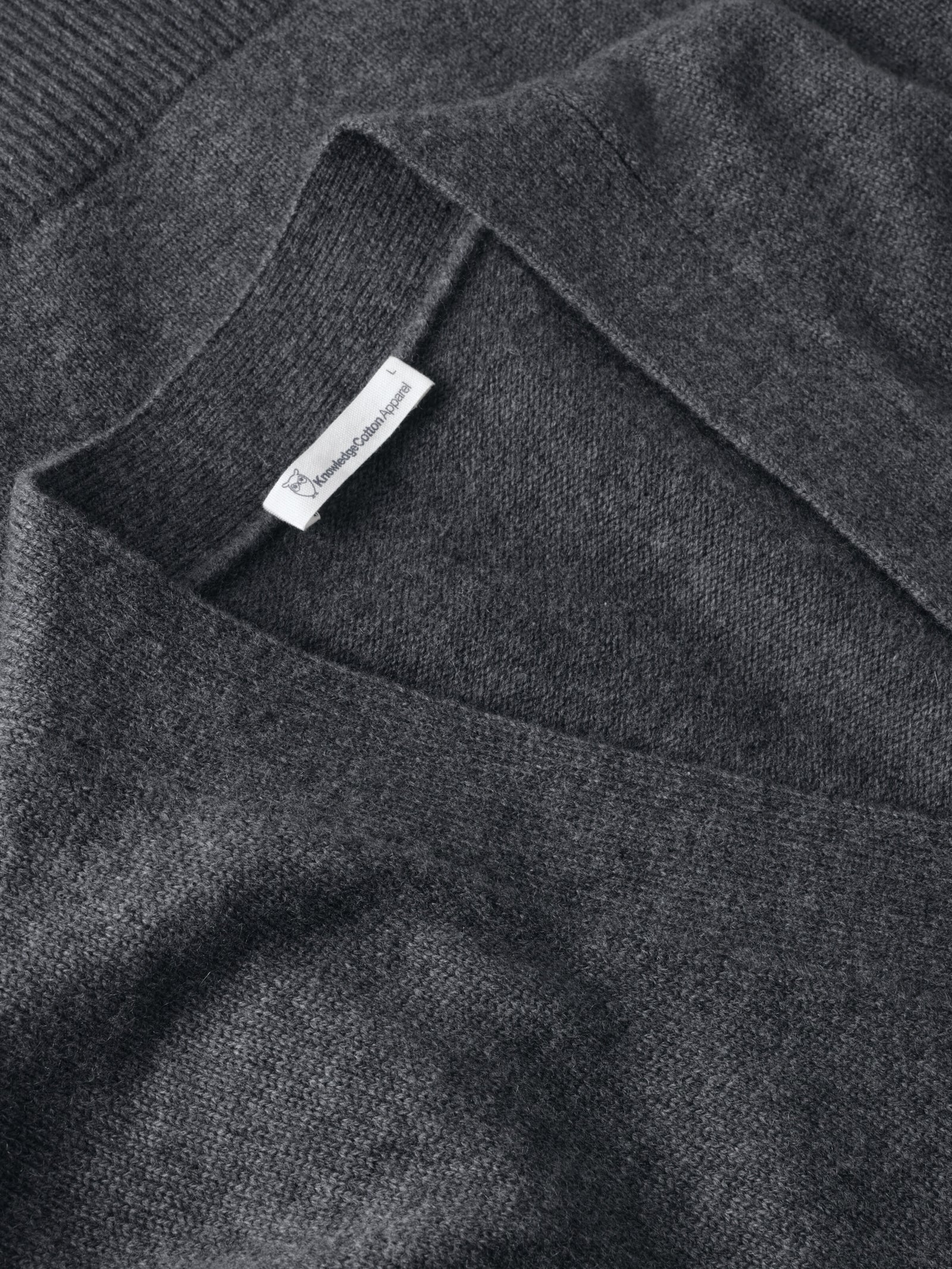 Cashmere_Cardigan_Knit_RWS-