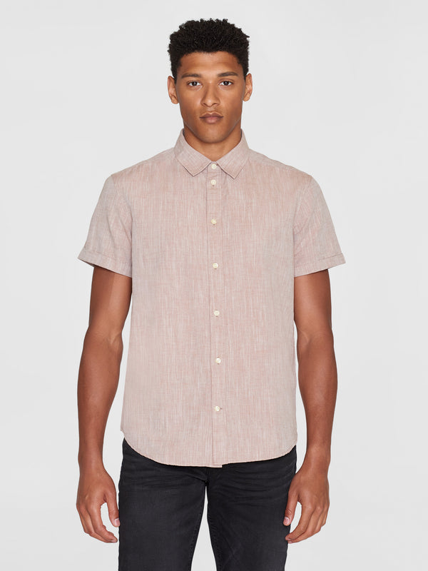 KnowledgeCotton Apparel - MEN Custom fit linen short sleeve shirt Shirts 1437 Chocolate Malt