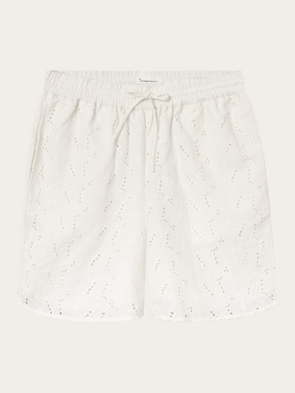 KnowledgeCotton Apparel - WMN Embroidery anglaise shorts Shorts 1387 Egret