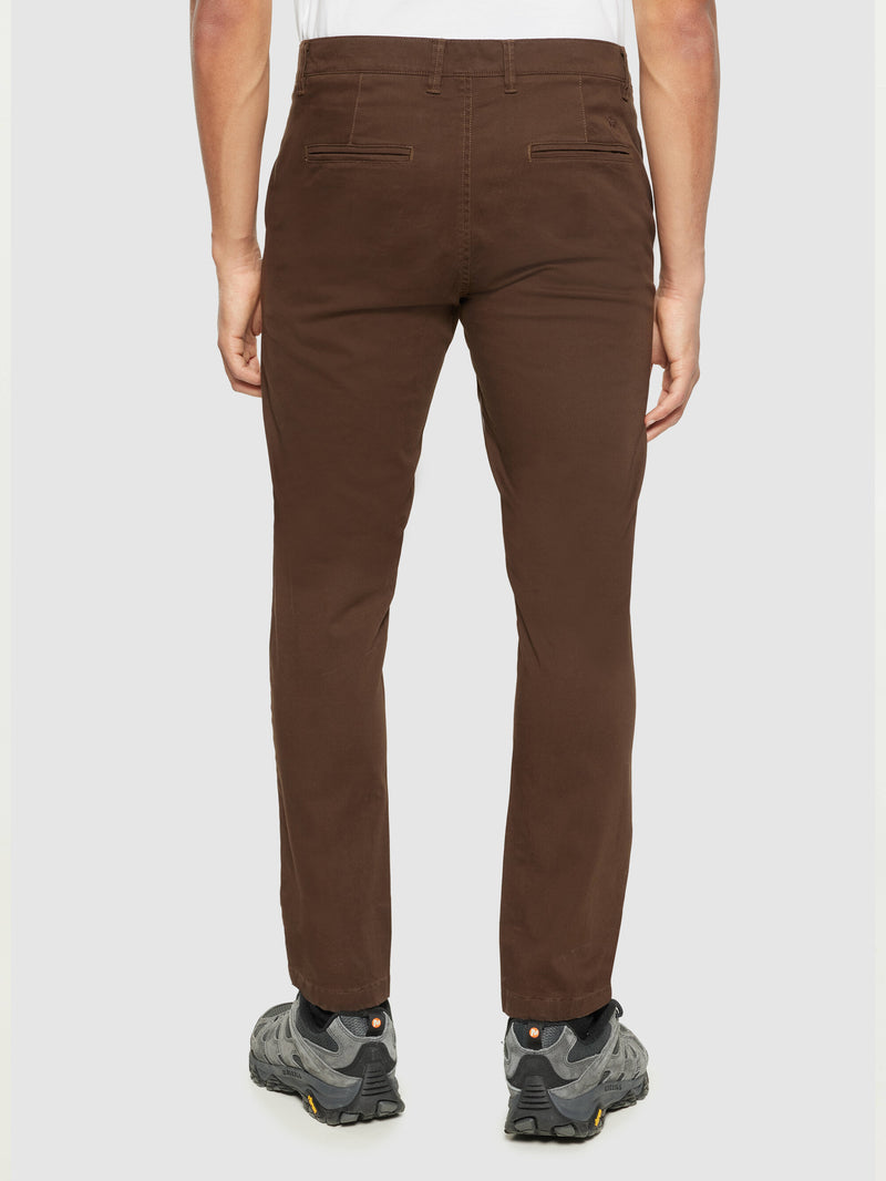 KnowledgeCotton Apparel - MEN LUCA slim twill chino pants Pants 1243 Demitasse (brown)