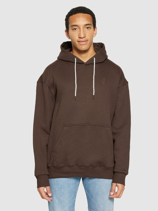 KnowledgeCotton Apparel - MEN Loose fit hood kangaroo pocket sweat with embroidery at chest Sweats 1243 Demitasse (brown)