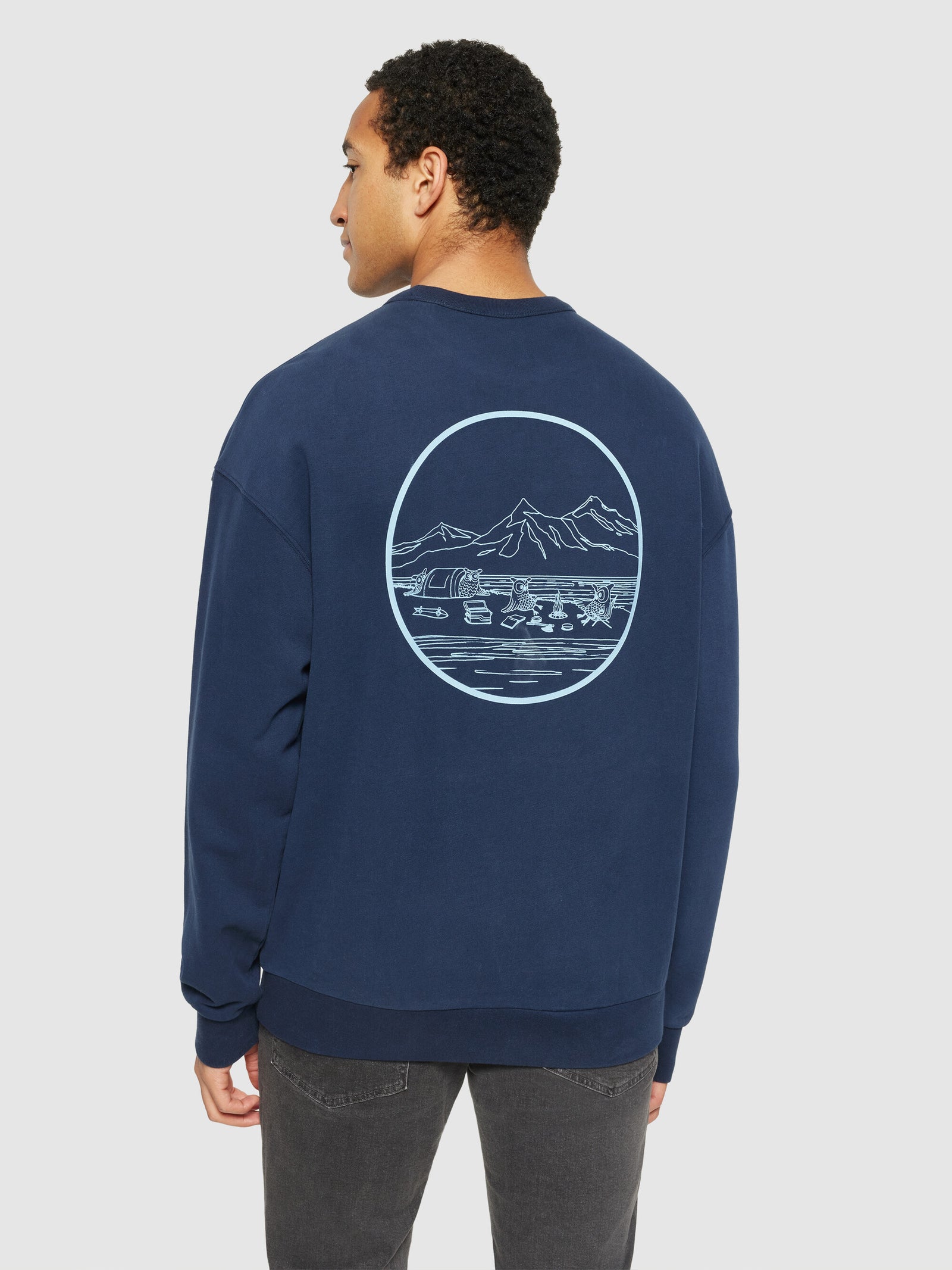 Loose fit sweat owl chill camp print - Regenerative Organic