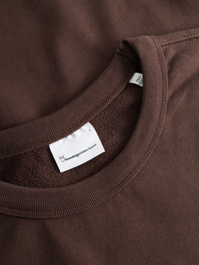 KnowledgeCotton Apparel - MEN Loose fit sweat with big embroidery Sweats 1404 Deep Mahogany
