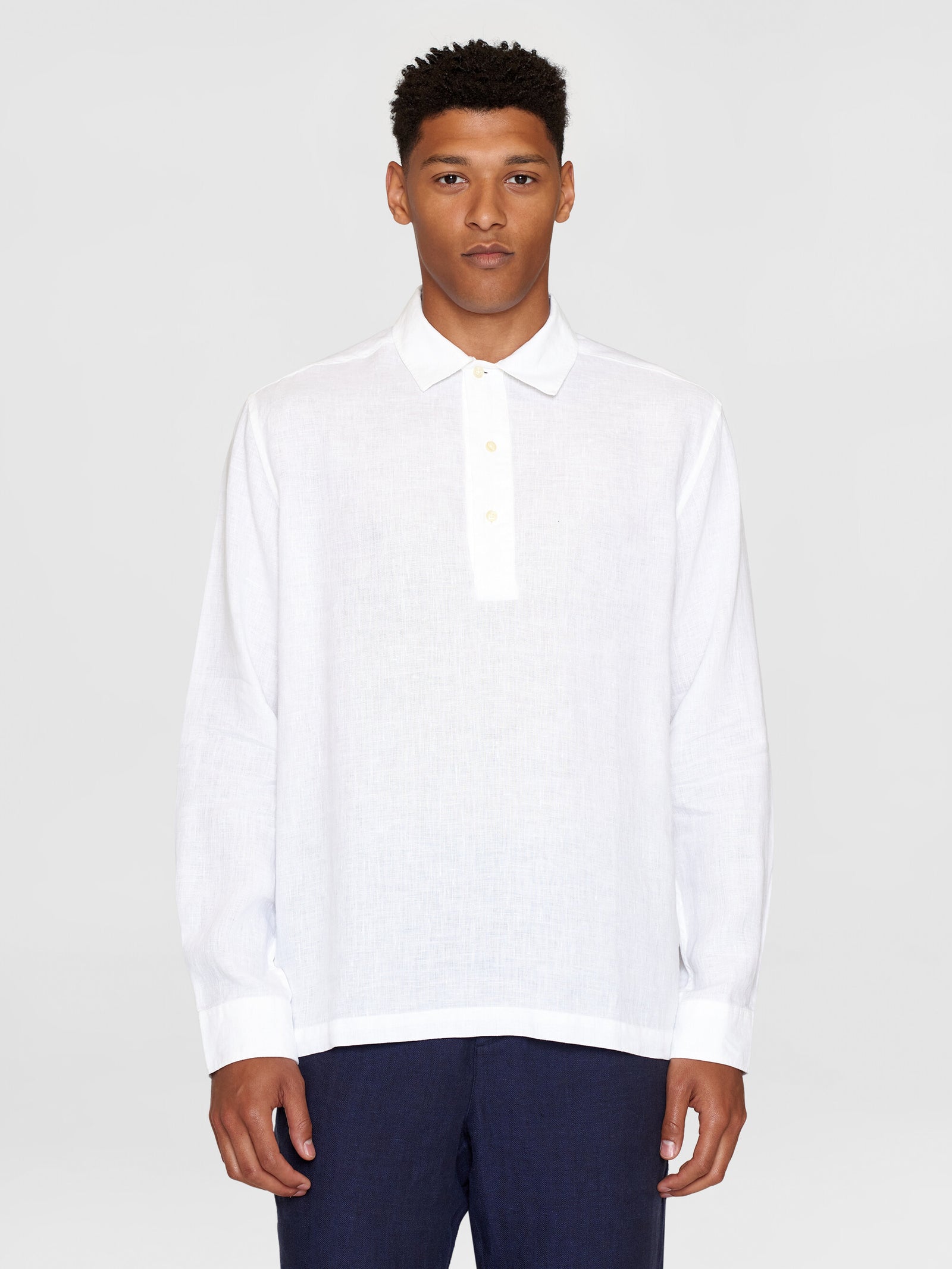 Loose_linen_polo_shirt_-