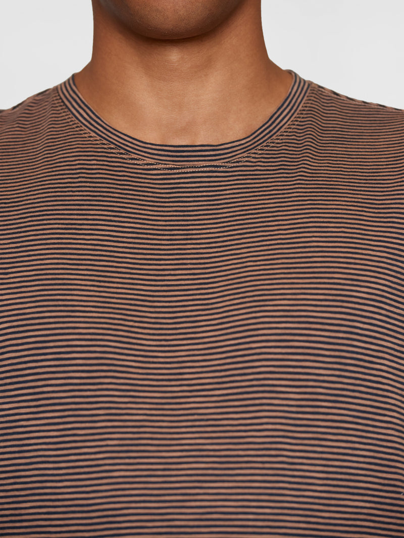 KnowledgeCotton Apparel - MEN Narrow striped slub t-shirt T-shirts 8026 Brown stripe