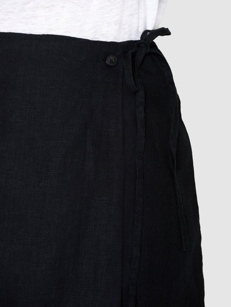KnowledgeCotton Apparel - WMN Natural linen wrap skirt Skirts 1300 Black Jet