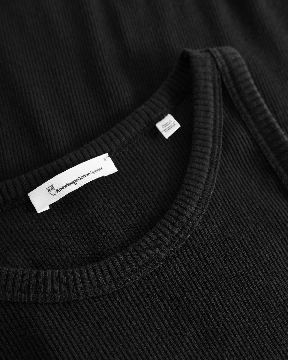 KnowledgeCotton Apparel - WMN Racer rib top T-shirts 1300 Black Jet