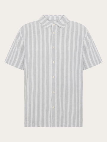 KnowledgeCotton Apparel - MEN Relaxed Stripe short sleeve shirt Shirts 8031 Grey stripe