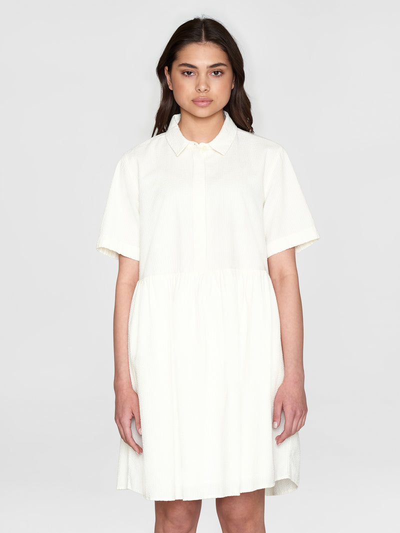 KnowledgeCotton Apparel - WMN Seersucker short shirt dress Dresses 1387 Egret