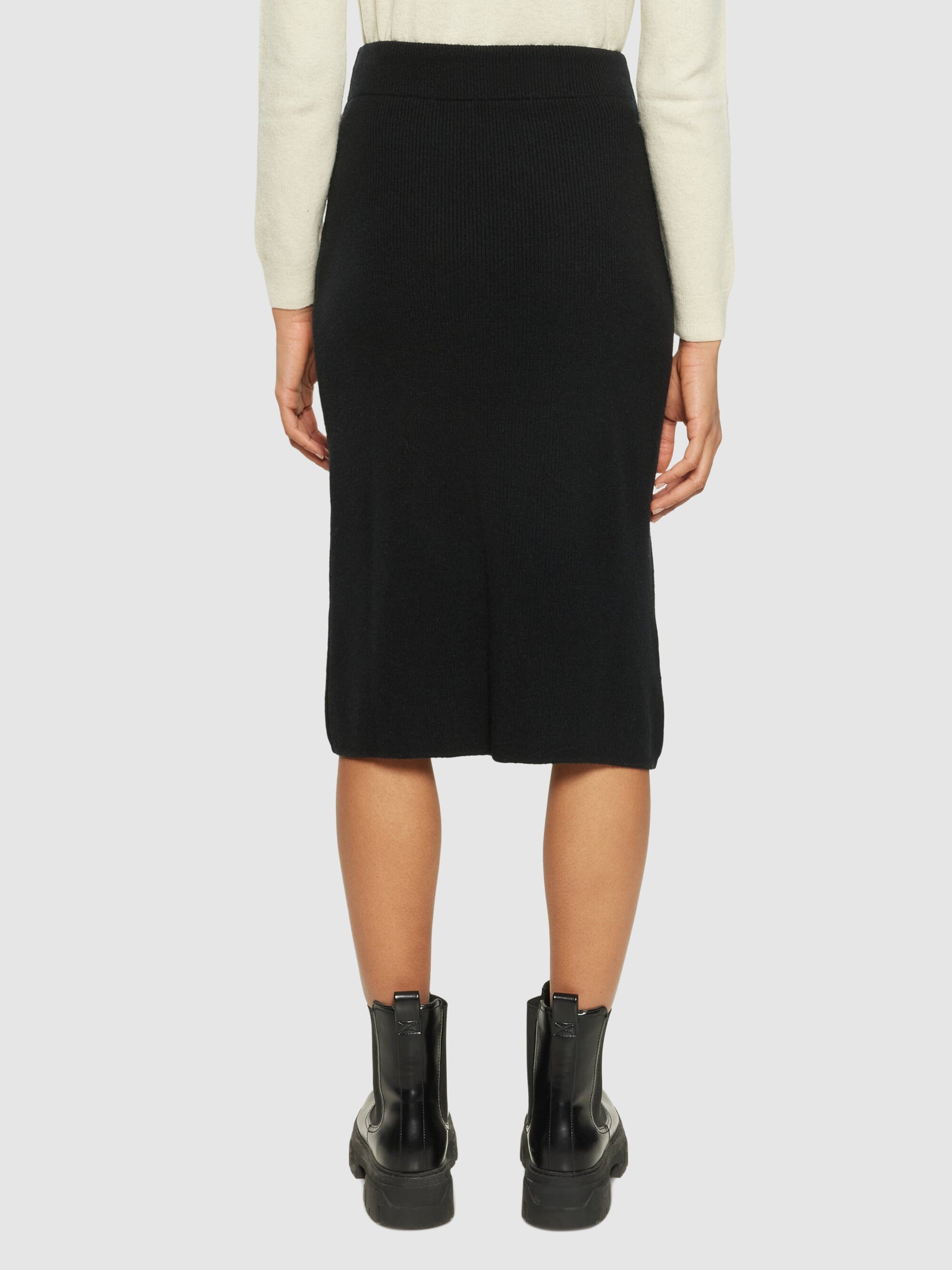 Wool_midth_lengt_rib_knit_skir