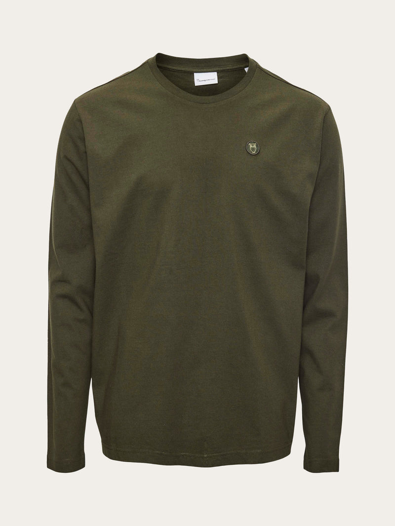 KnowledgeCotton Apparel - MEN Badge long sleeve Long Sleeves 1090 Forrest Night