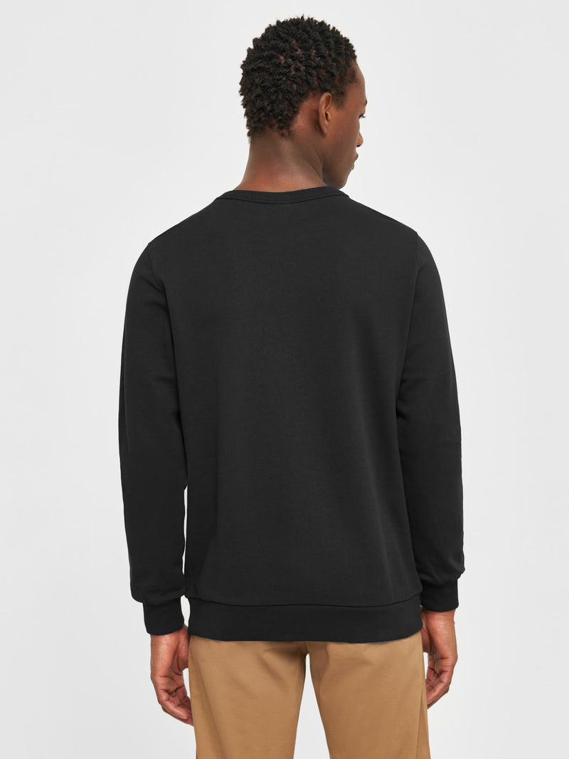 Buy Basic badge sweat - Black Jet - from KnowledgeCotton Apparel®