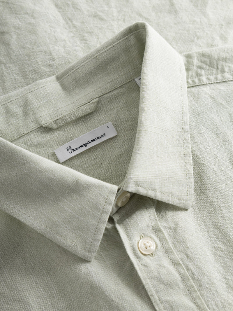 KnowledgeCotton Apparel - MEN Custom fit linen short sleeve shirt Shirts 1380 Swamp