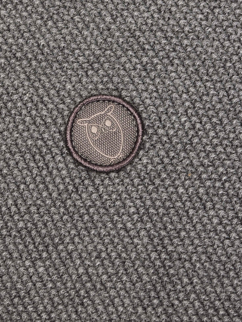KnowledgeCotton Apparel - MEN Pique badge knit o-neck Knits 1073 Dark Grey Melange
